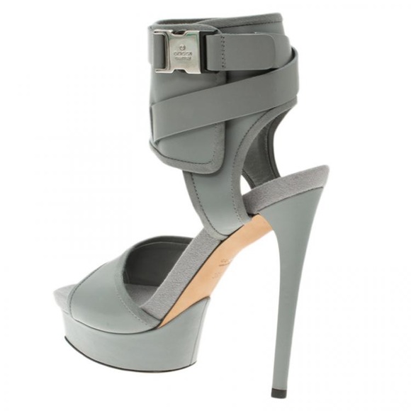 Gucci Grey Leather and Fabric Gail Ankle Cuff Platform Sandals - Picture 3 of 10
